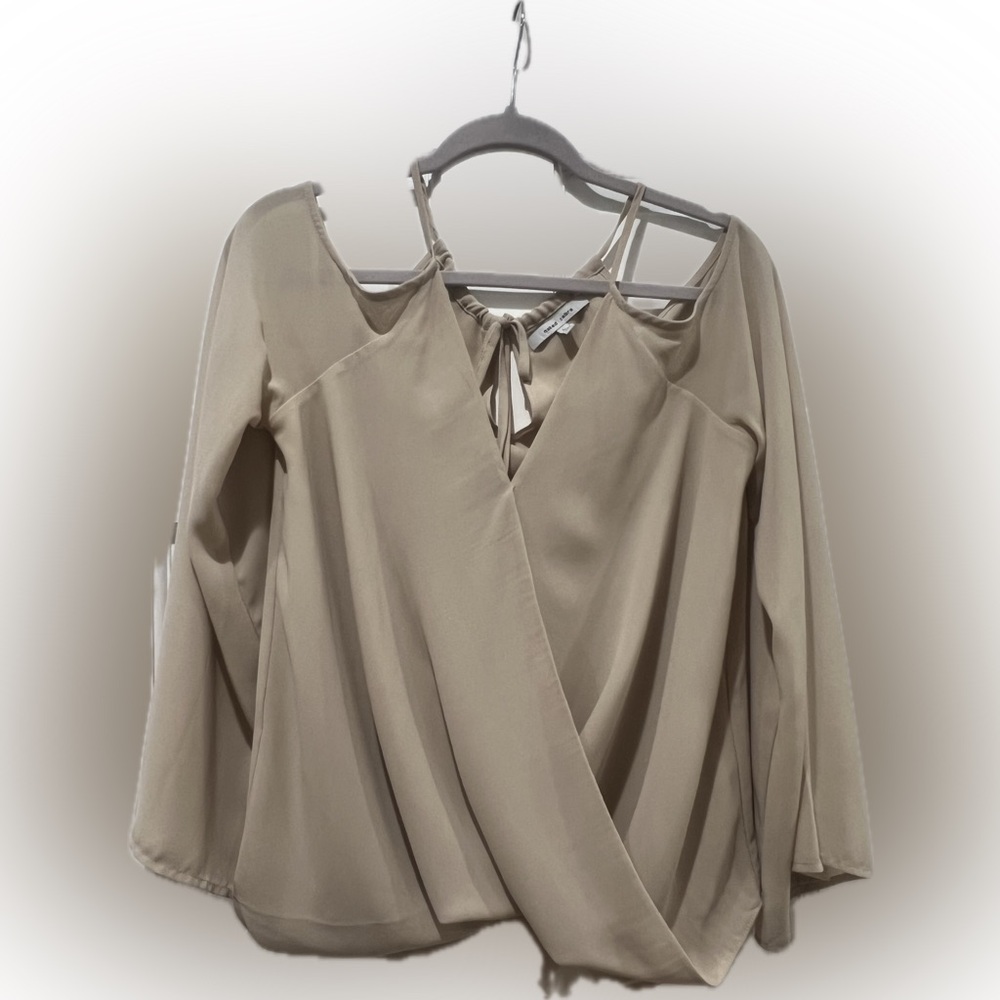 Wrap-Front Open Shoulder
